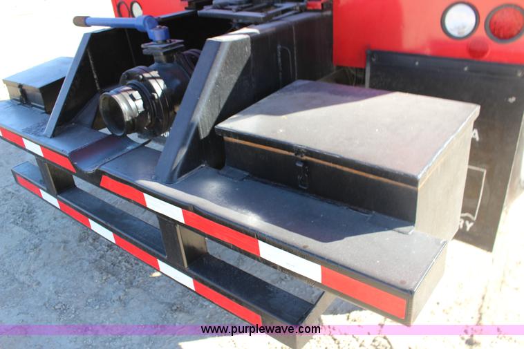 image for item K1243 1982 Peterbilt 359 vacuum truck