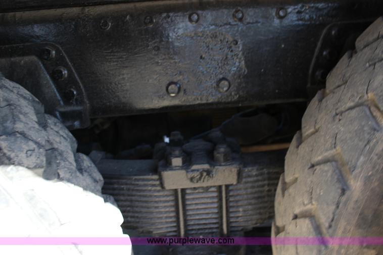 image for item K1243 1982 Peterbilt 359 vacuum truck