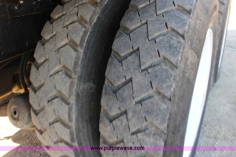 image for item K1243 1982 Peterbilt 359 vacuum truck