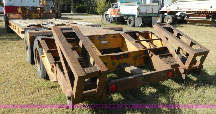image for item K8220 1979 Load Craft L35S equipment trailer
