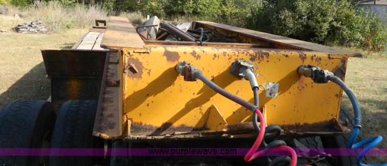 image for item K8220 1979 Load Craft L35S equipment trailer