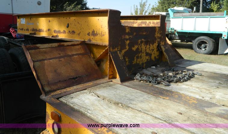 image for item K8220 1979 Load Craft L35S equipment trailer