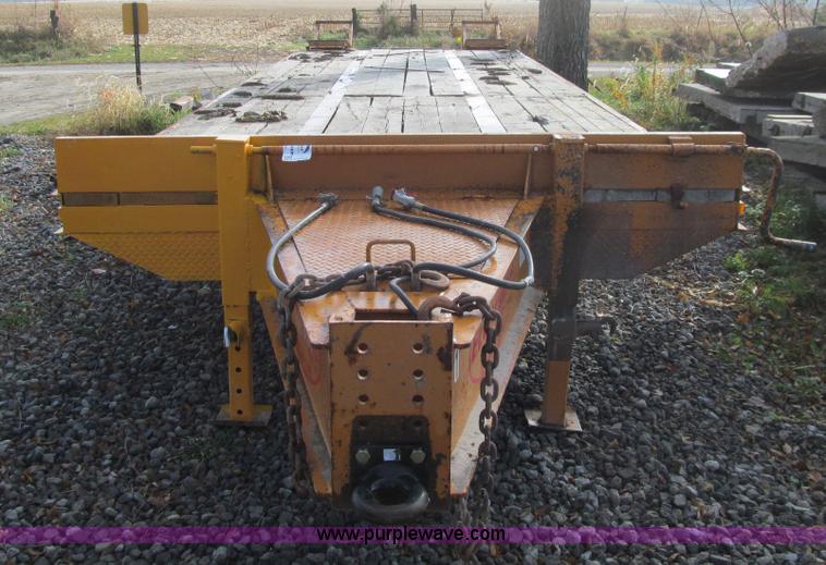 image for item L1813 2012 Econoline CP3030DA equipment trailer