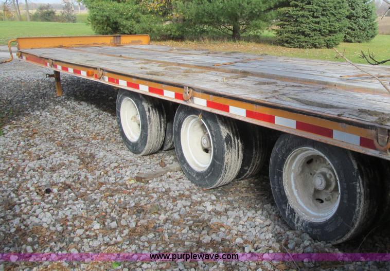 image for item L1813 2012 Econoline CP3030DA equipment trailer