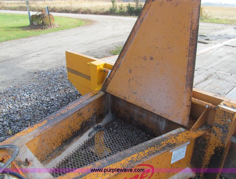 image for item L1813 2012 Econoline CP3030DA equipment trailer