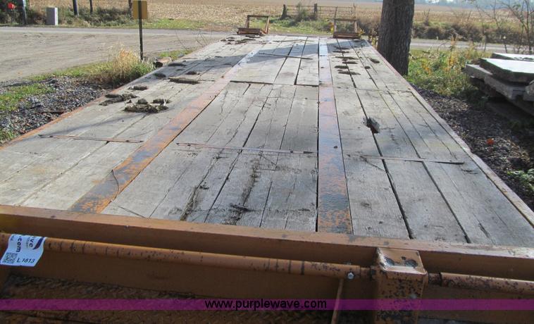 image for item L1813 2012 Econoline CP3030DA equipment trailer