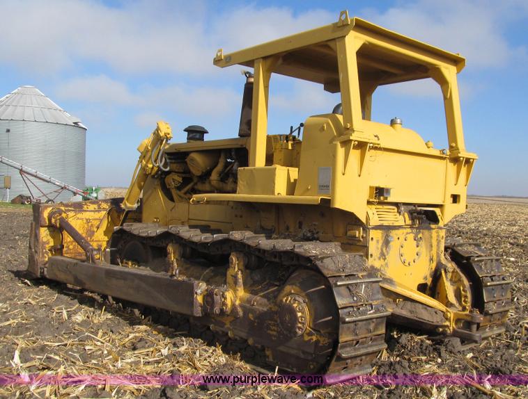 image for item L1817 1972 Caterpillar D8H dozer