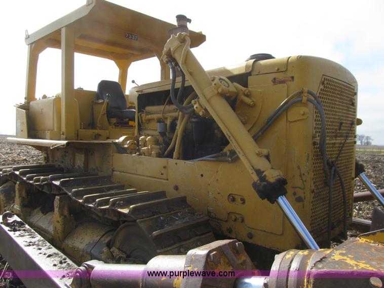 image for item L1817 1972 Caterpillar D8H dozer
