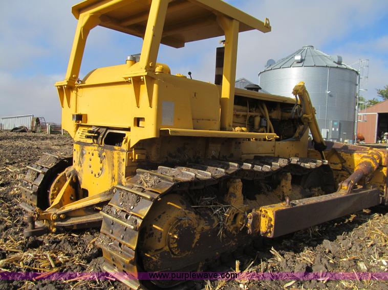 image for item L1817 1972 Caterpillar D8H dozer