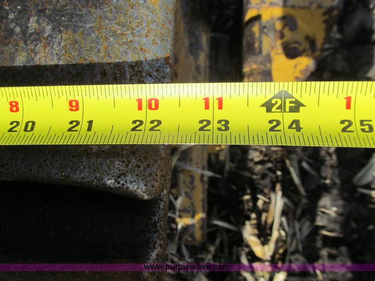 image for item L1817 1972 Caterpillar D8H dozer