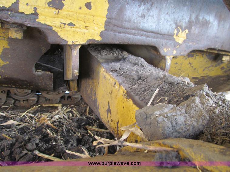 image for item L1817 1972 Caterpillar D8H dozer