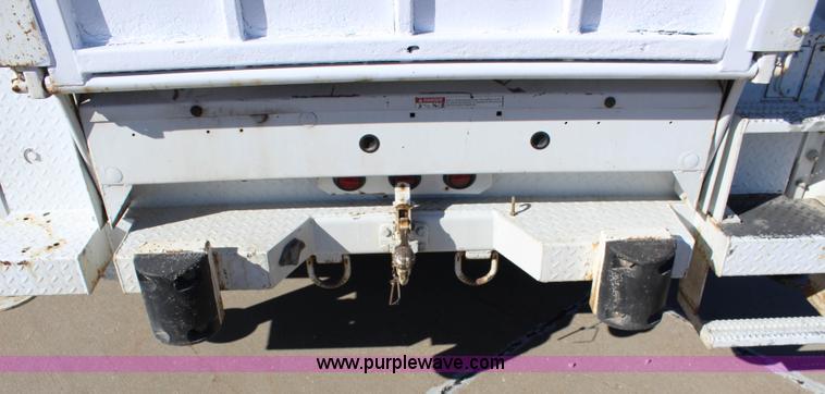 image for item L2385 2007 Ford F550 utility truck with crane