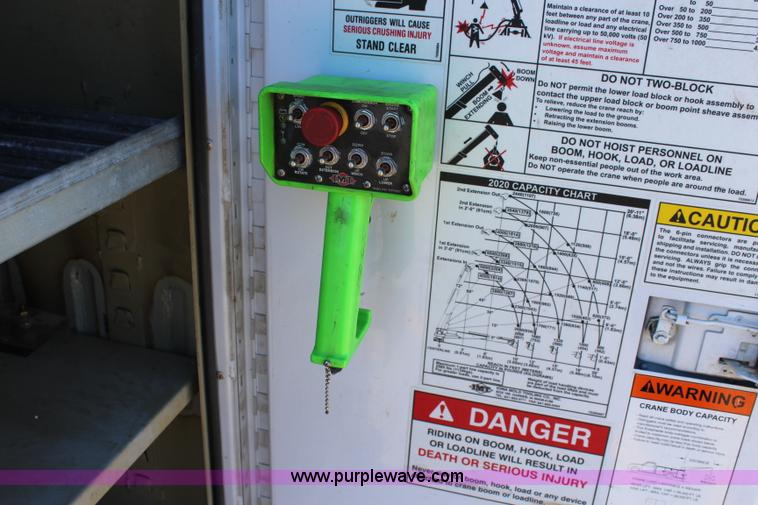 image for item L2385 2007 Ford F550 utility truck with crane