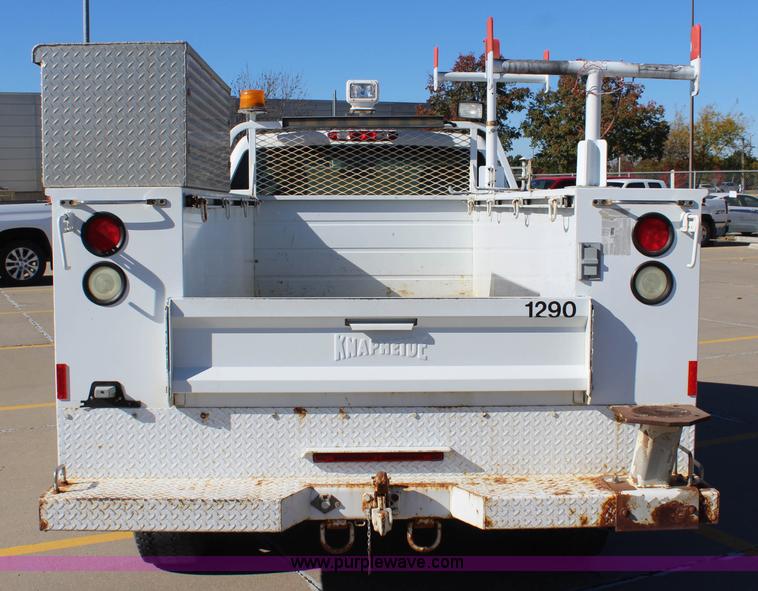 image for item L2386 2007 Chevrolet Silverado 3500HD utility truck