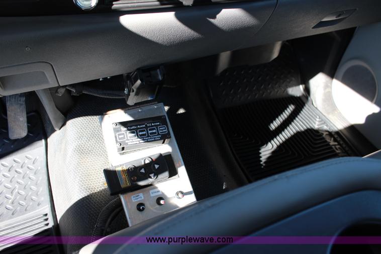 image for item L2386 2007 Chevrolet Silverado 3500HD utility truck