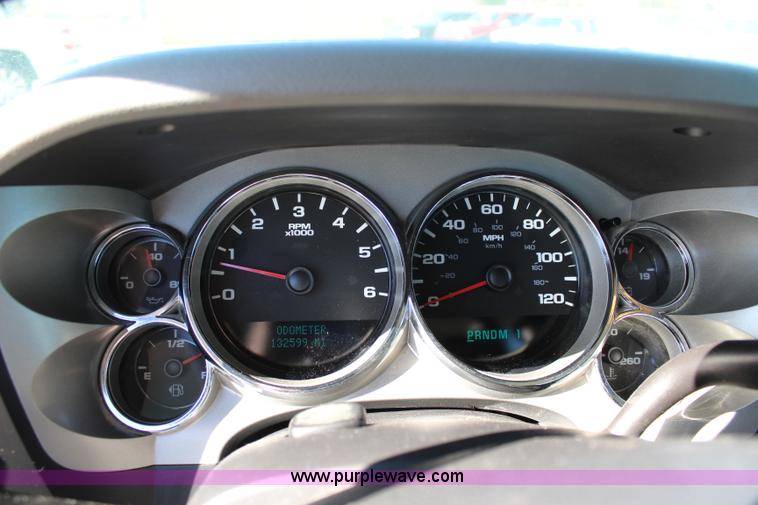 image for item L2386 2007 Chevrolet Silverado 3500HD utility truck