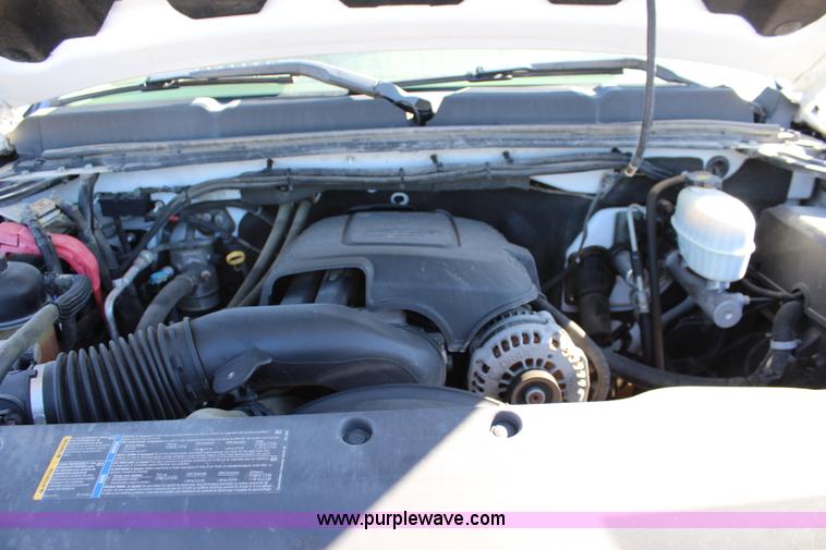image for item L2386 2007 Chevrolet Silverado 3500HD utility truck
