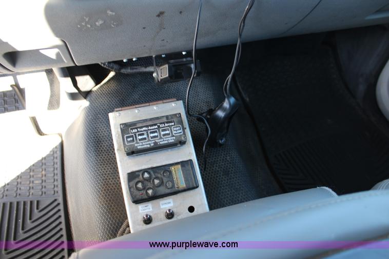 image for item L2388 2007 Chevrolet Silverado 3500HD utility truck