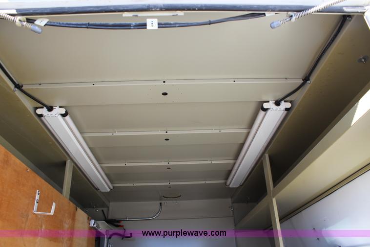 image for item L2388 2007 Chevrolet Silverado 3500HD utility truck