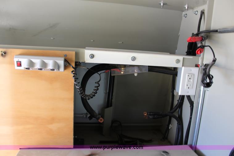 image for item L2388 2007 Chevrolet Silverado 3500HD utility truck