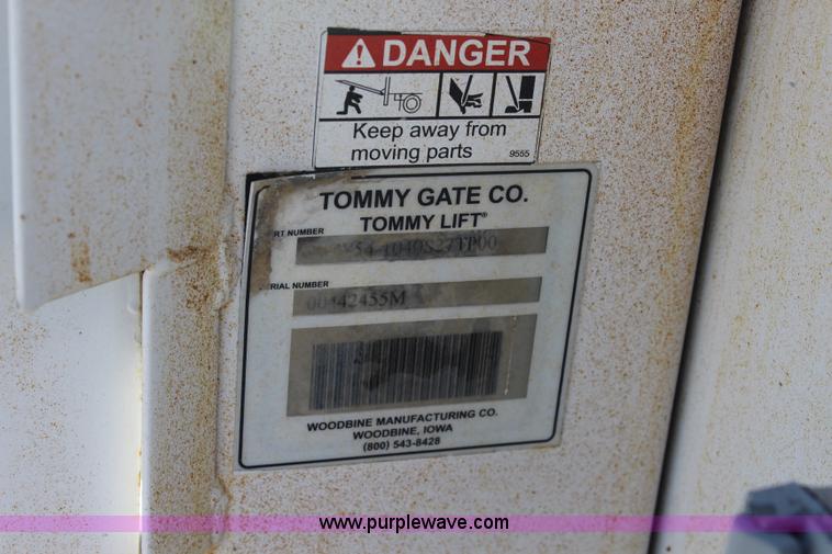 image for item L2391 2007 Chevrolet Silverado 3500HD utility truck with crane