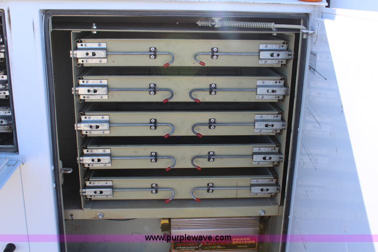 image for item L2391 2007 Chevrolet Silverado 3500HD utility truck with crane