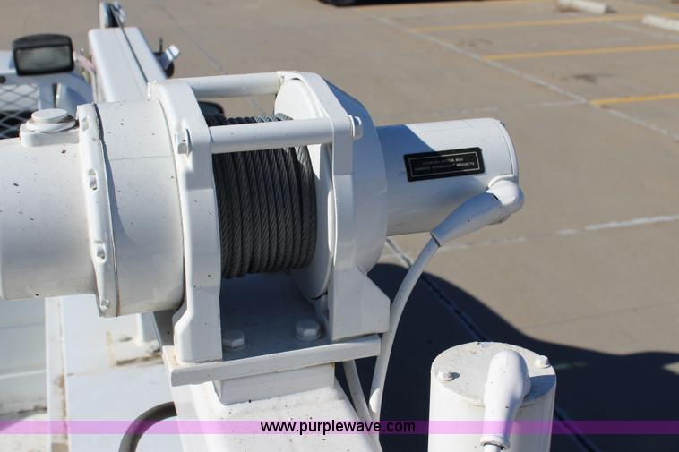 image for item L2391 2007 Chevrolet Silverado 3500HD utility truck with crane