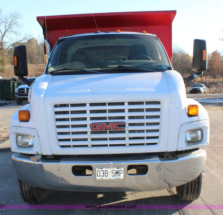 image for item L2429 2003 Chevrolet C7500 dump truck