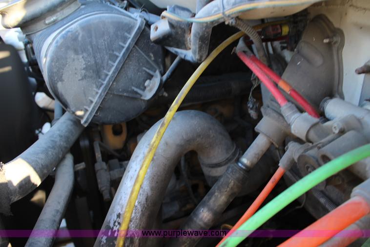 image for item L2429 2003 Chevrolet C7500 dump truck