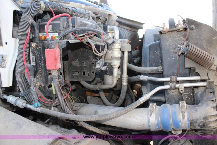 image for item L2429 2003 Chevrolet C7500 dump truck