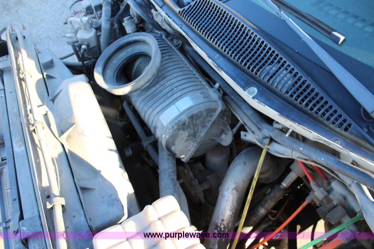 image for item L2429 2003 Chevrolet C7500 dump truck