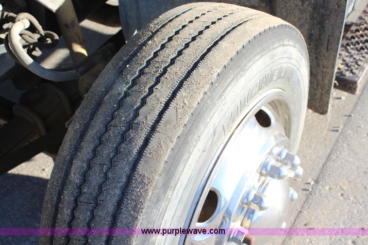 image for item L2429 2003 Chevrolet C7500 dump truck