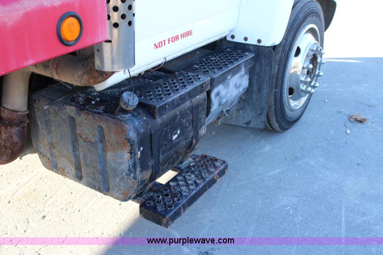 image for item L2429 2003 Chevrolet C7500 dump truck