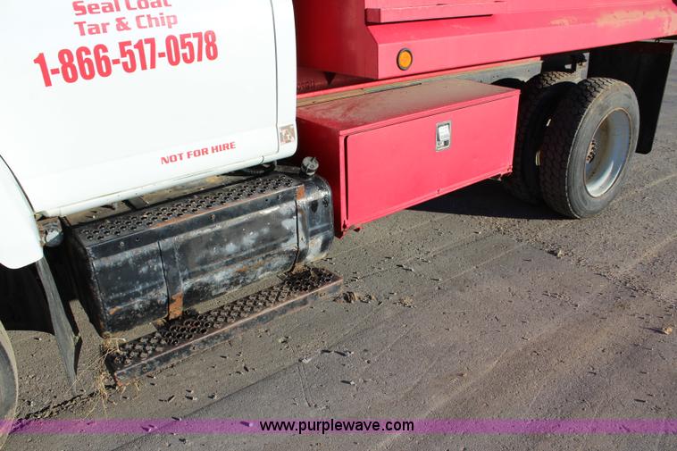 image for item L2429 2003 Chevrolet C7500 dump truck