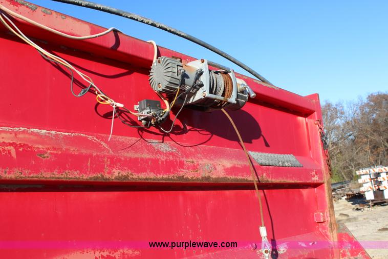 image for item L2429 2003 Chevrolet C7500 dump truck