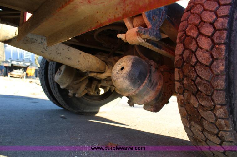 image for item L2429 2003 Chevrolet C7500 dump truck