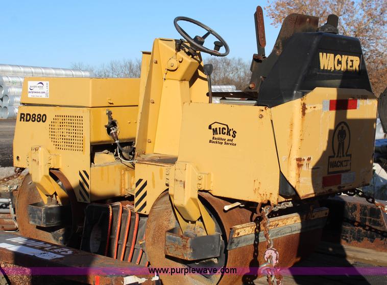 image for item L2430 Wacker RD880 double drum roller