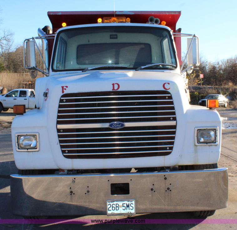 image for item L2431 1988 Ford LN9000 dump truck