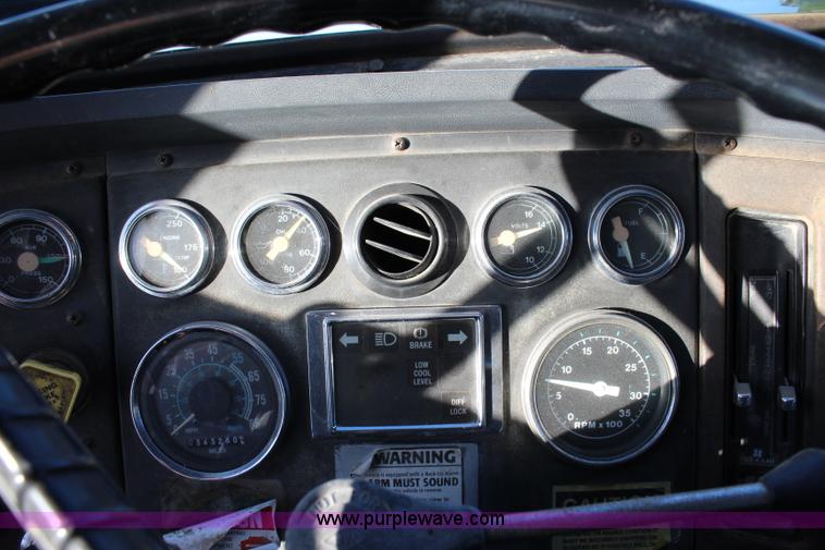 image for item L2431 1988 Ford LN9000 dump truck