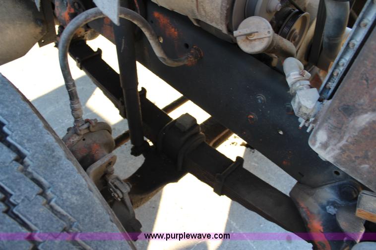 image for item L2431 1988 Ford LN9000 dump truck