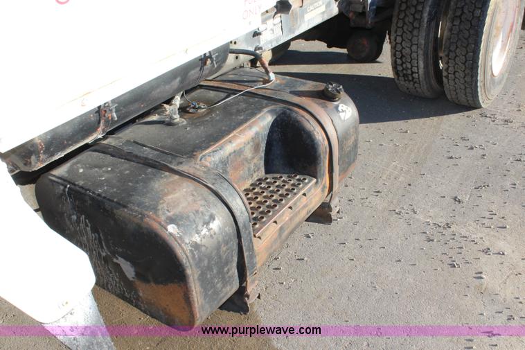 image for item L2431 1988 Ford LN9000 dump truck