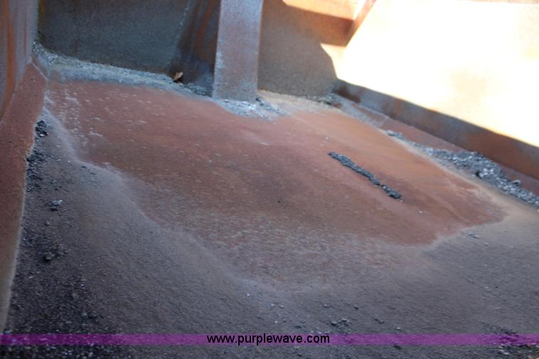 image for item L2431 1988 Ford LN9000 dump truck