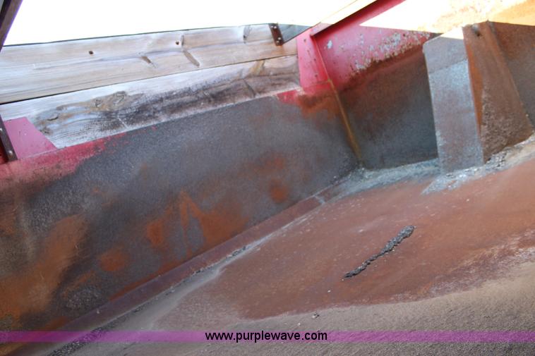 image for item L2431 1988 Ford LN9000 dump truck