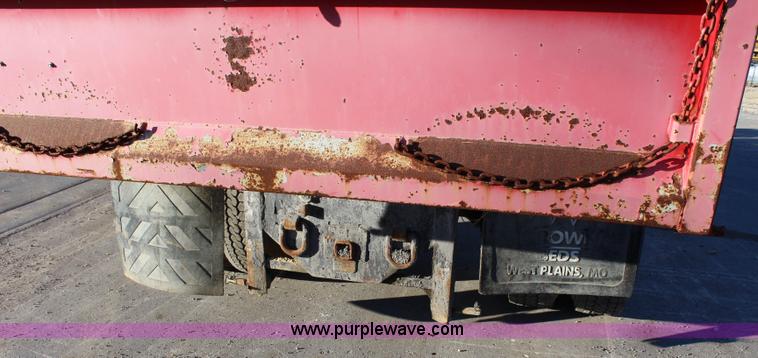 image for item L2431 1988 Ford LN9000 dump truck