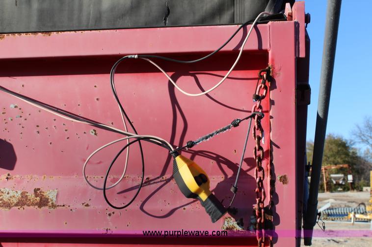 image for item L2431 1988 Ford LN9000 dump truck