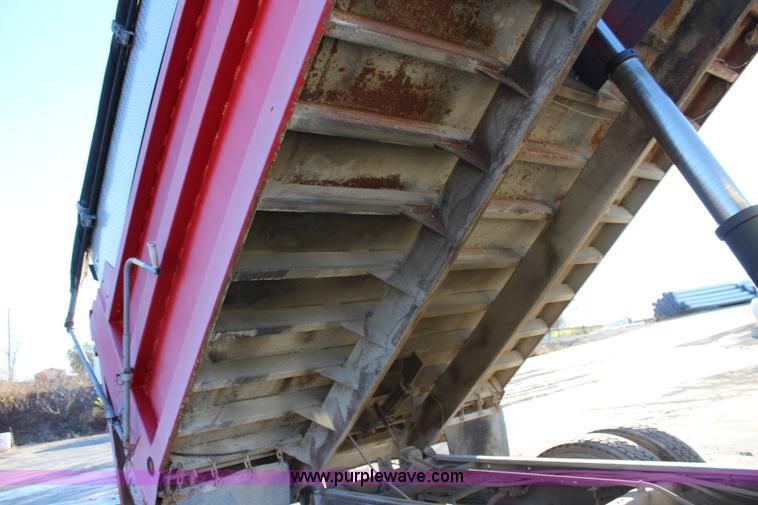 image for item L2431 1988 Ford LN9000 dump truck