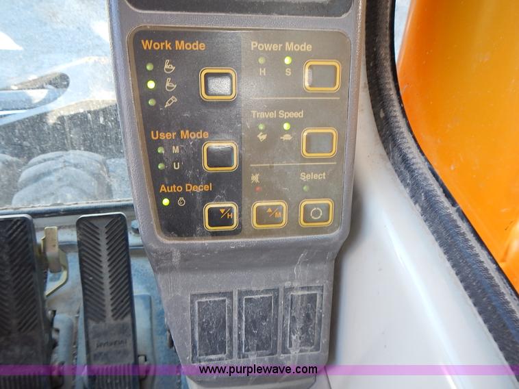 image for item L3524 2004 Hyundai Robex 200 W-7 excavator