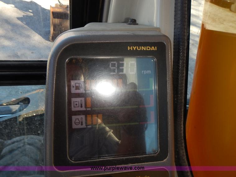 image for item L3524 2004 Hyundai Robex 200 W-7 excavator