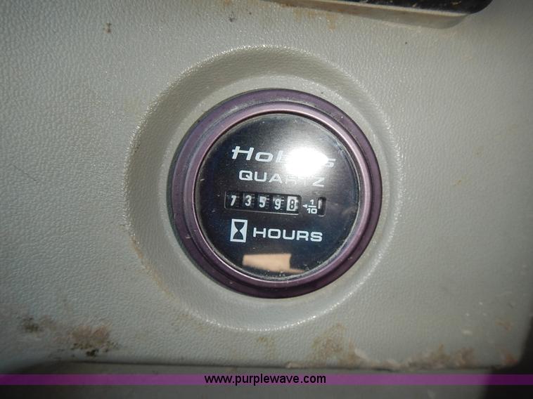 image for item L3524 2004 Hyundai Robex 200 W-7 excavator