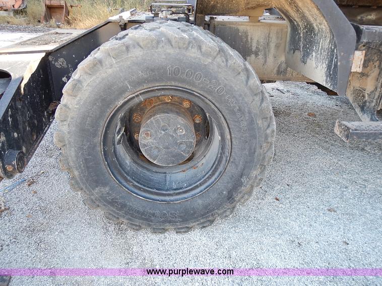 image for item L3524 2004 Hyundai Robex 200 W-7 excavator